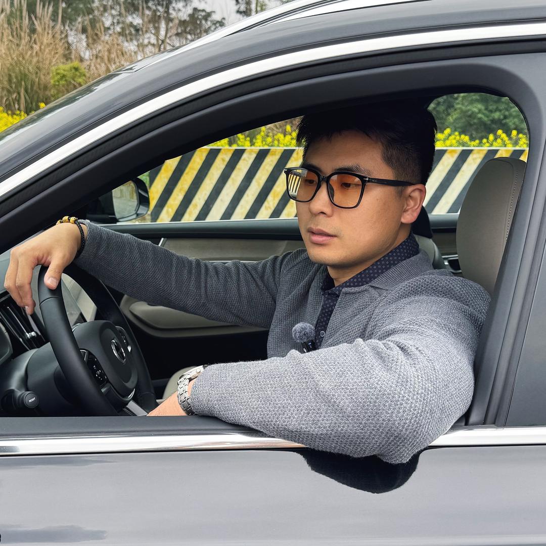 聊车的赓哥1米9