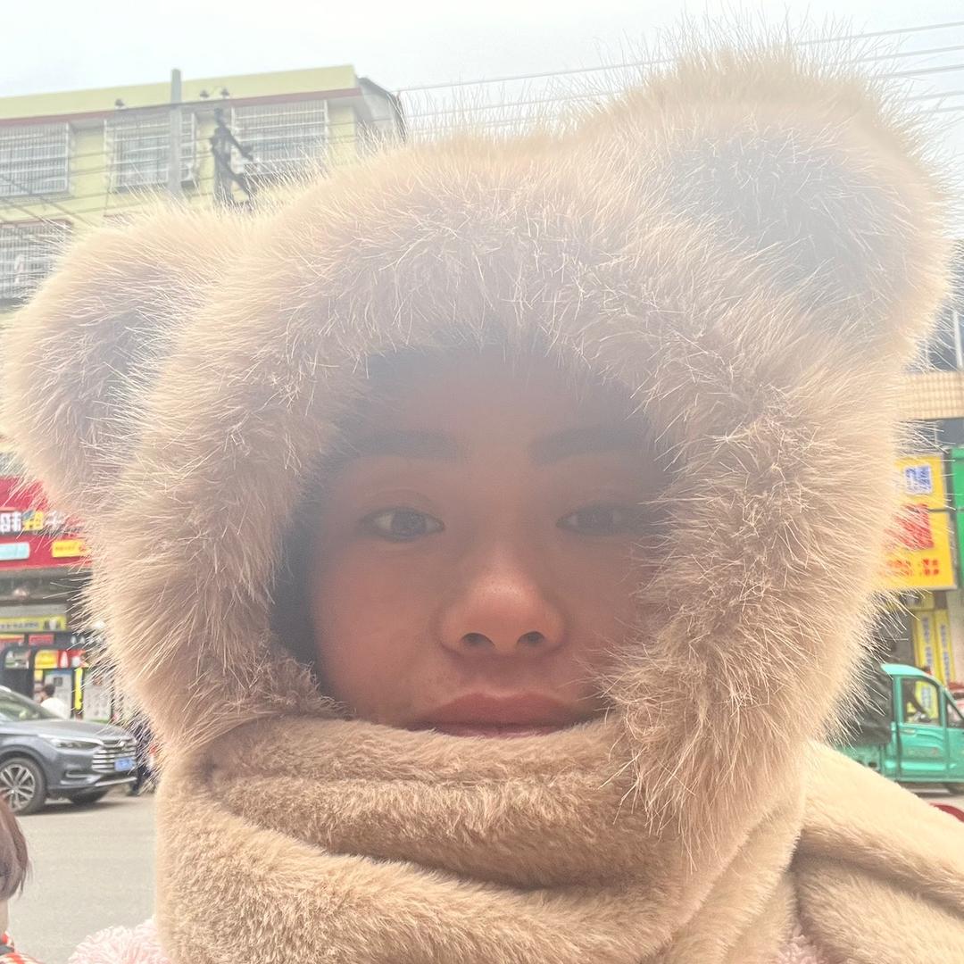 天越西布河超市小姐姐