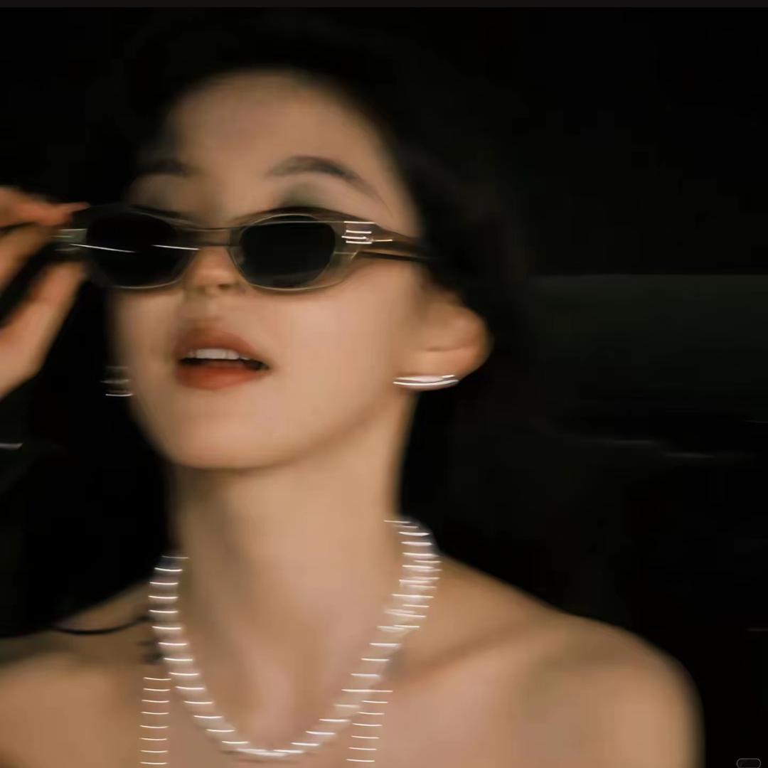 乐意莉🥰