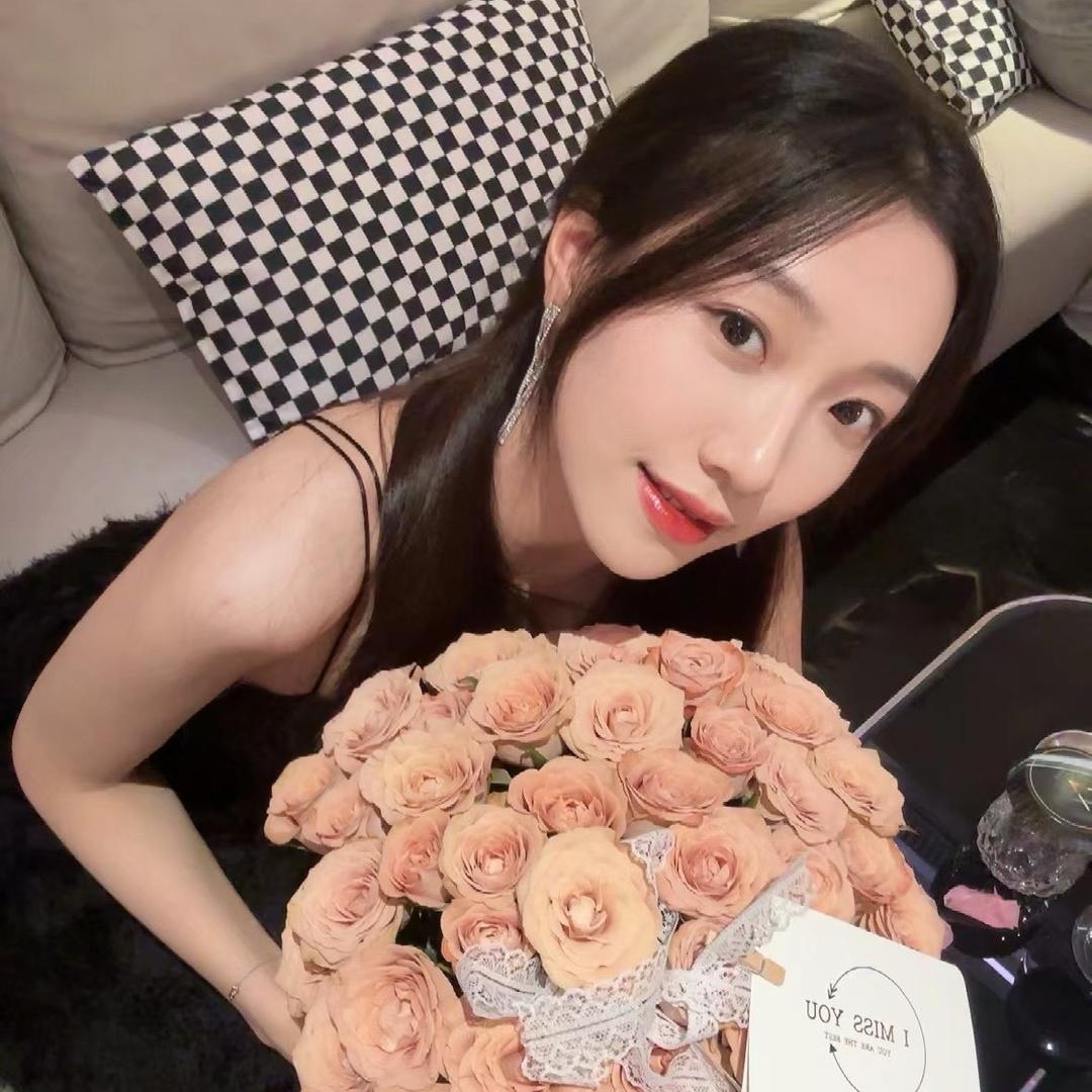 小蜜冯.