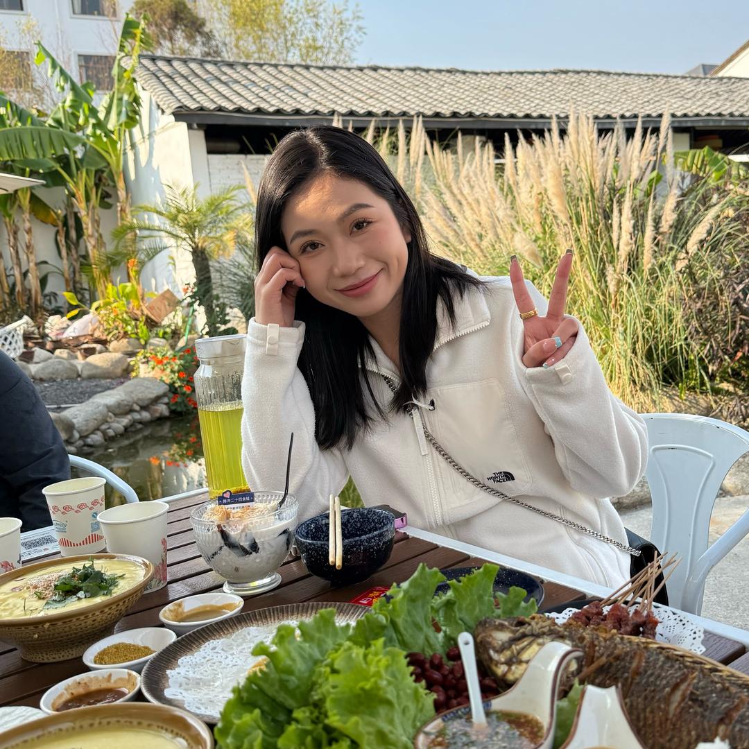 月月在丽江（纯玩暖心客栈老板娘）
