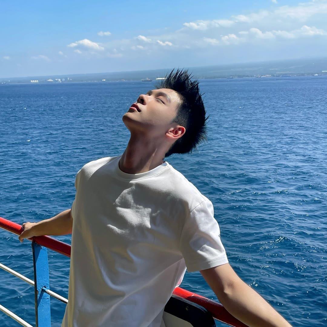 小柒