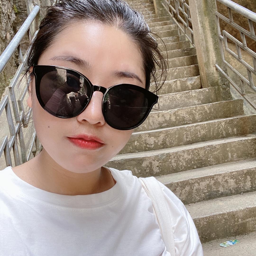 艳丽