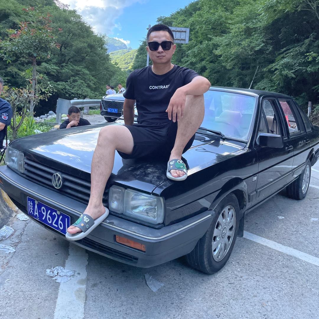 猛子撩车。
