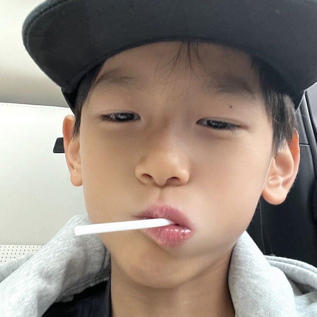 小y
