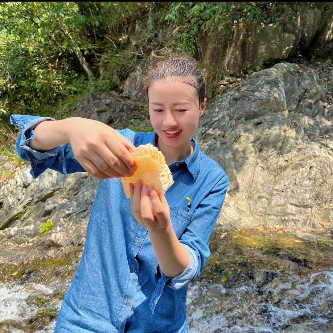 蜂媳妇靓靓
