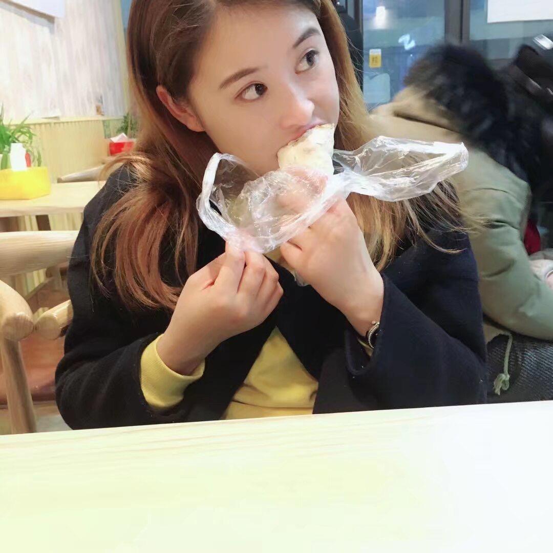 艾莉莉Ellie💕