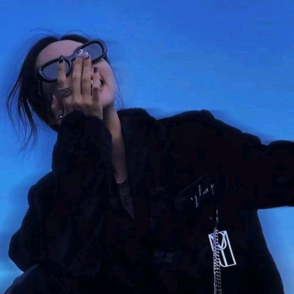 洛灵
