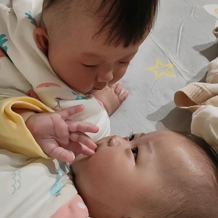 桃桃&瑶瑶