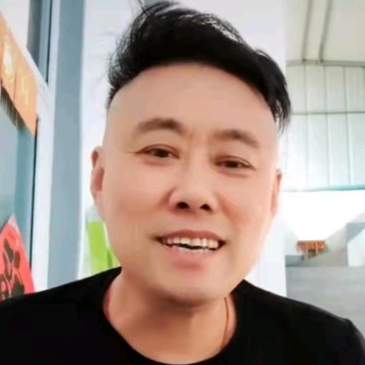 红旗飘飘