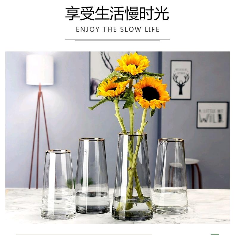 居碧清玻璃花瓶