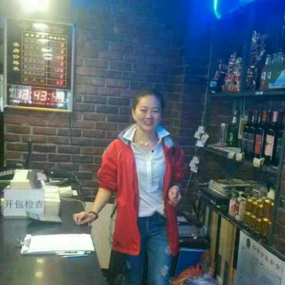 博乐市辣妹子川菜馆