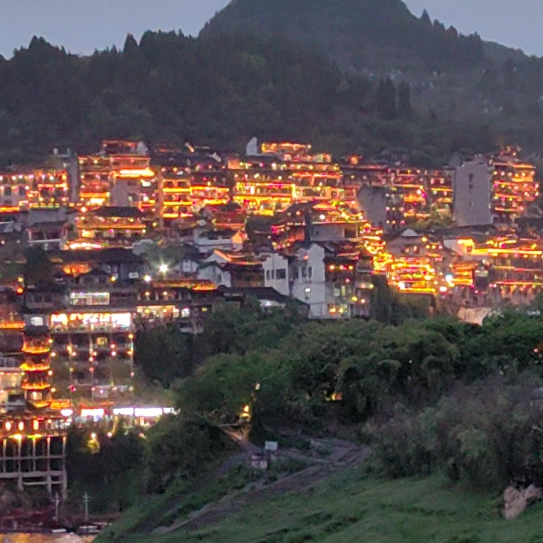 张伟杰