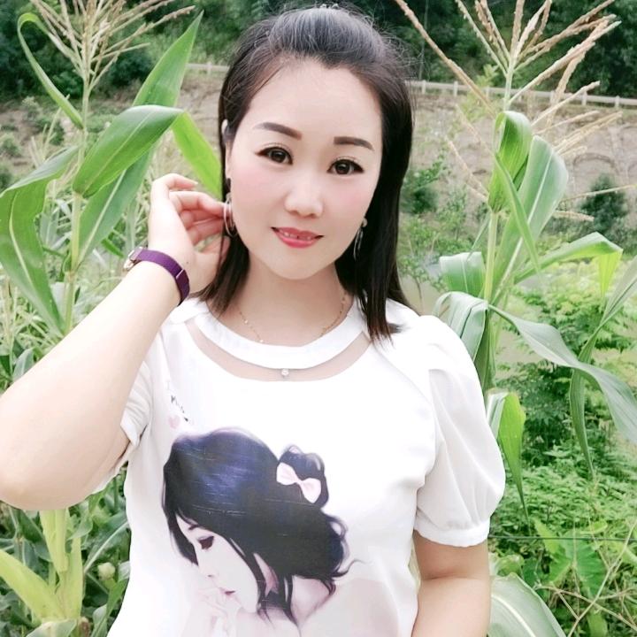 艳明月