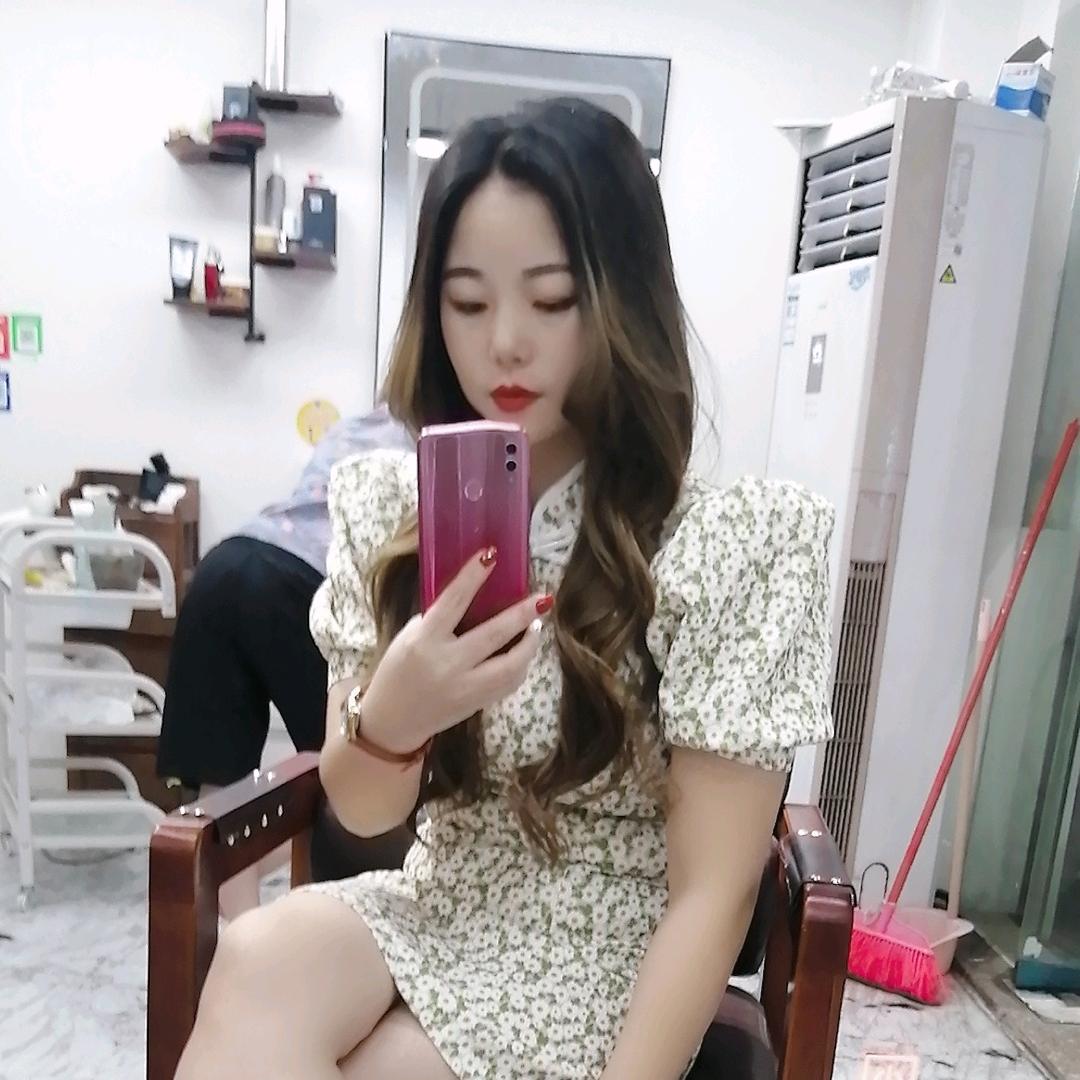 香香.