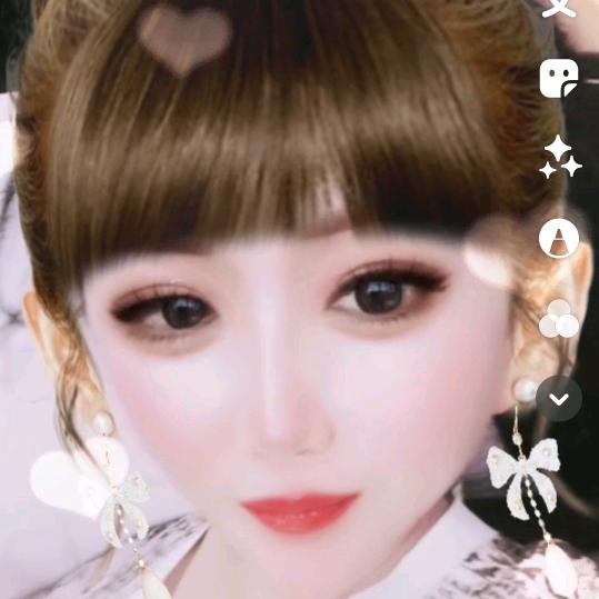 爱逛街的宇文端敏