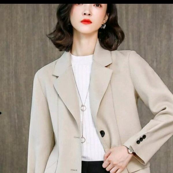 辉想服装桥洋服饰