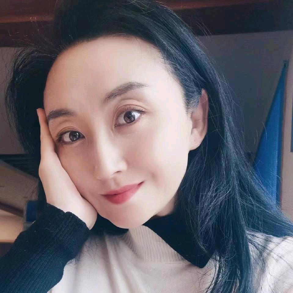 夏🐛女士