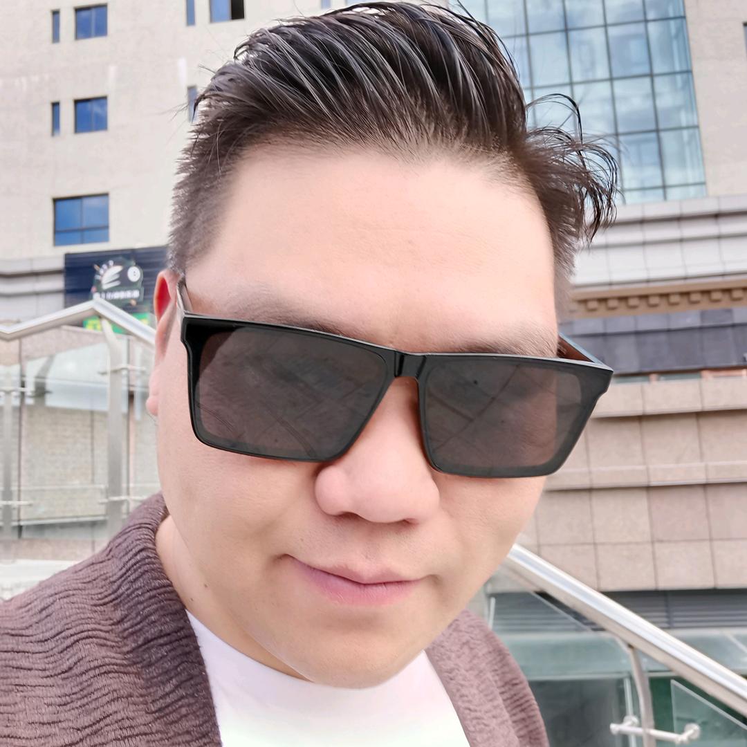 @排名第叁的那個男人