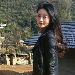 文山《嘟来烧烤》 张沁柔