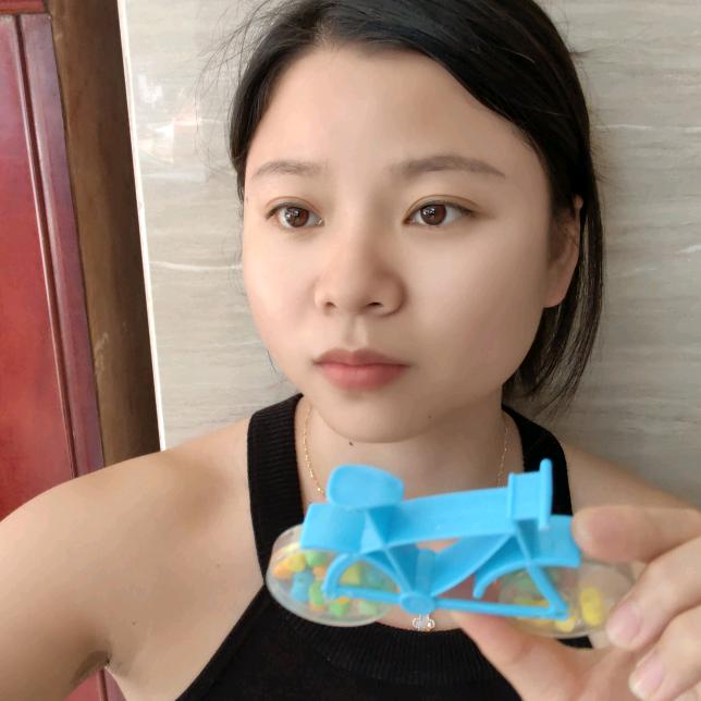 睿睿爱吃棒棒糖