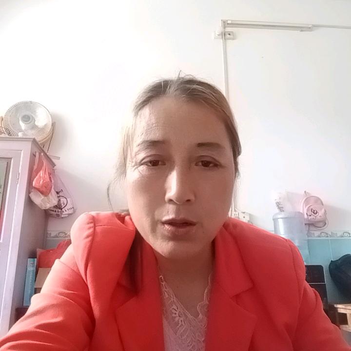既开心又很累