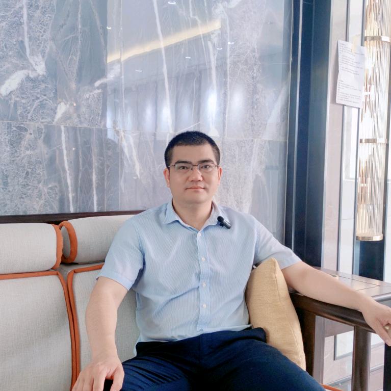 阳春窗帘卫哥
