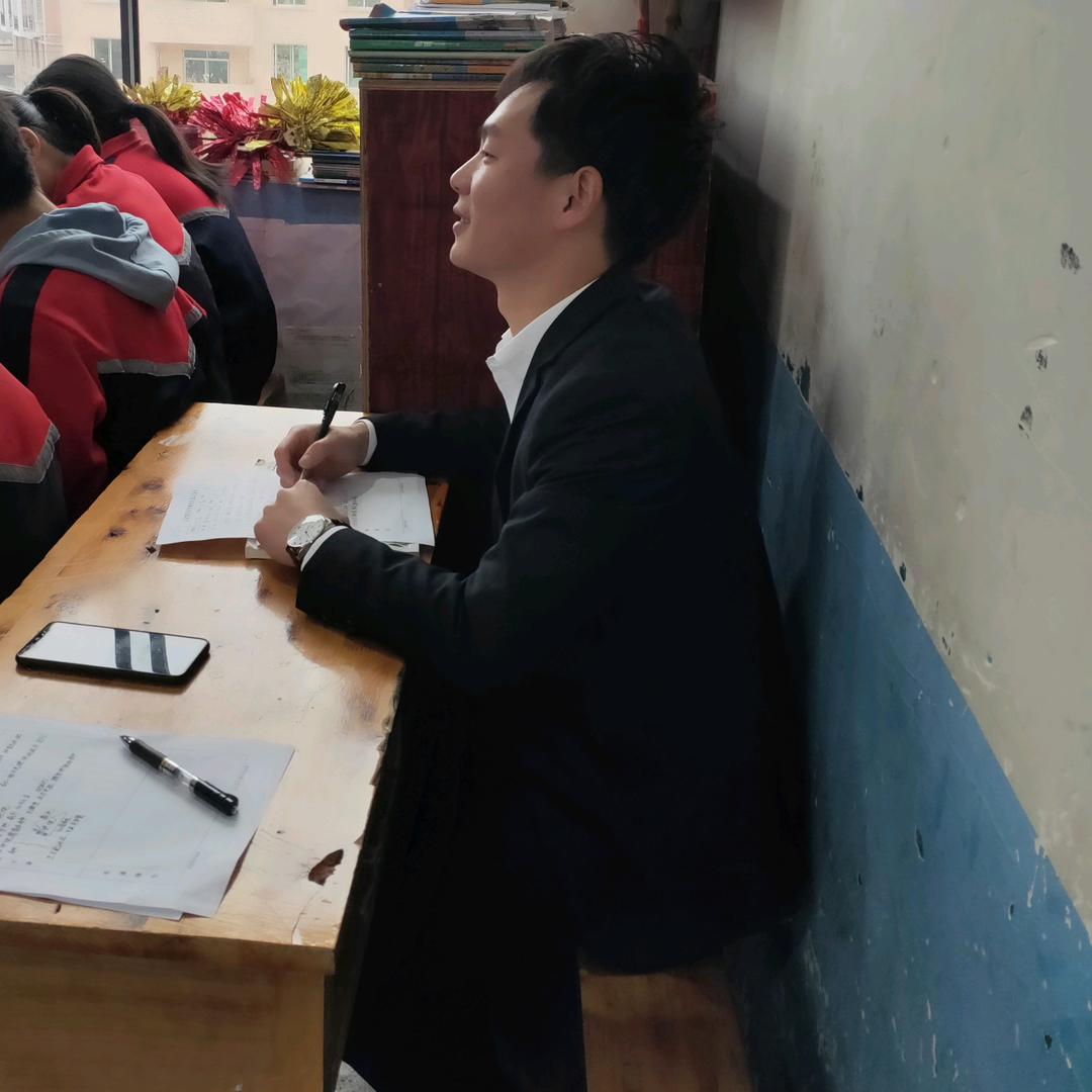 ✔向万森