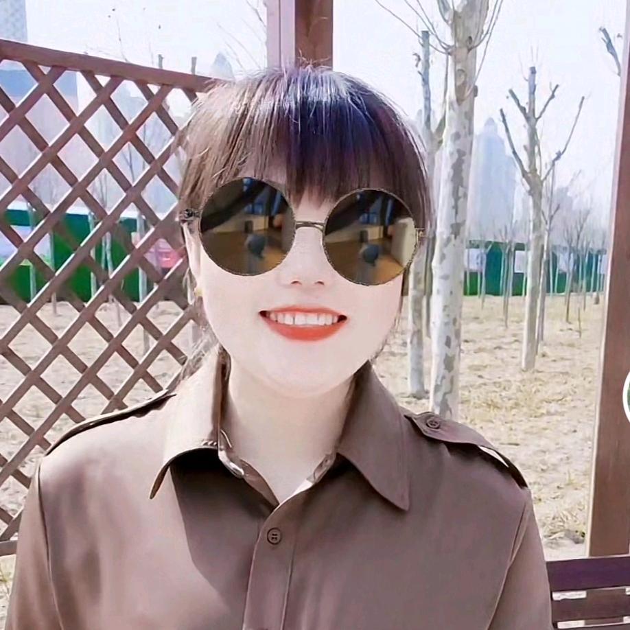 那个女孩👧