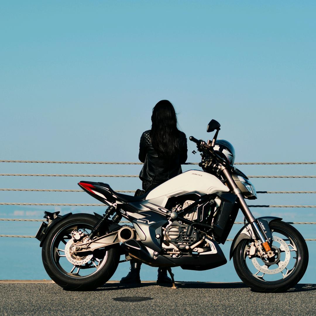 雪莉🏍️