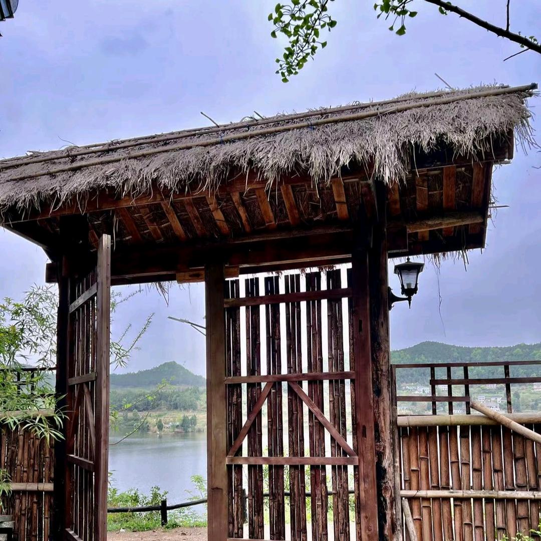 拾山湖.滨水栖居