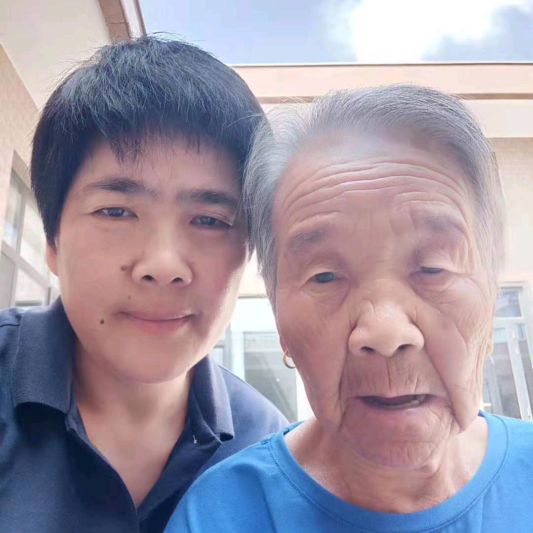 五姐。