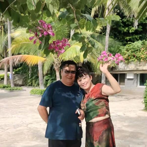 玲姐和老公自驾游