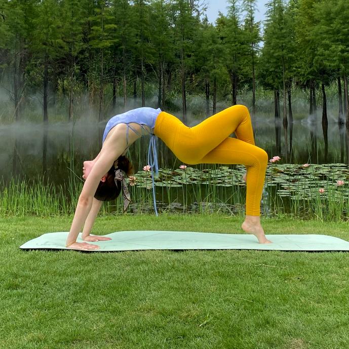 YOGA亚兰