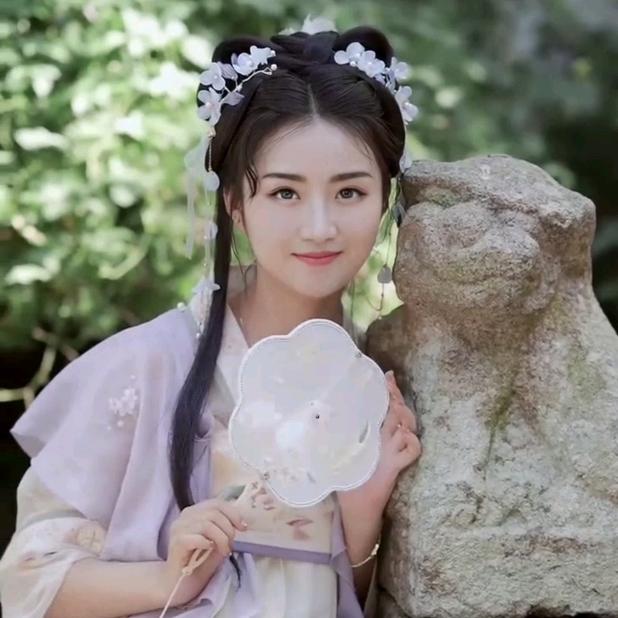 🌿嫣然一笑💞