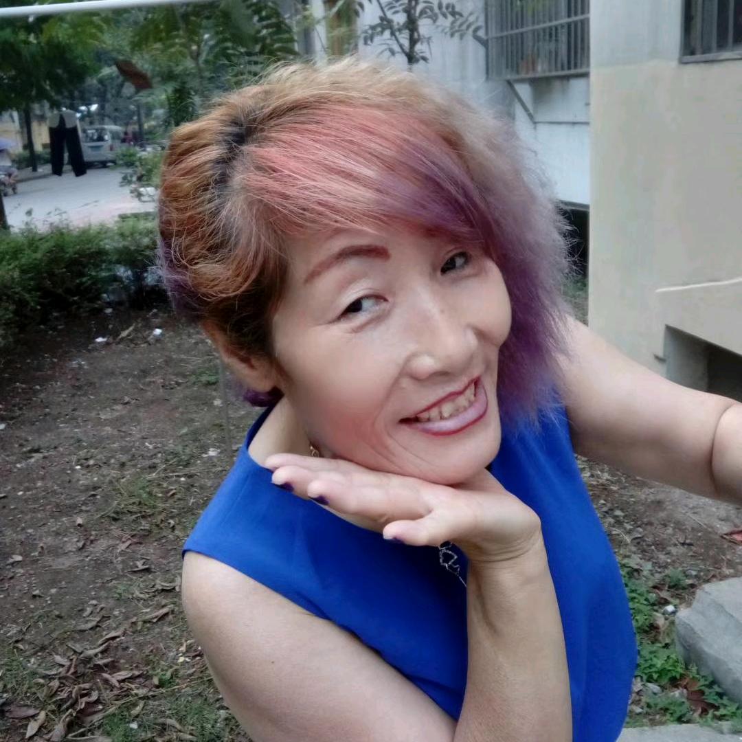 美玲才艺播每晚八点半开播