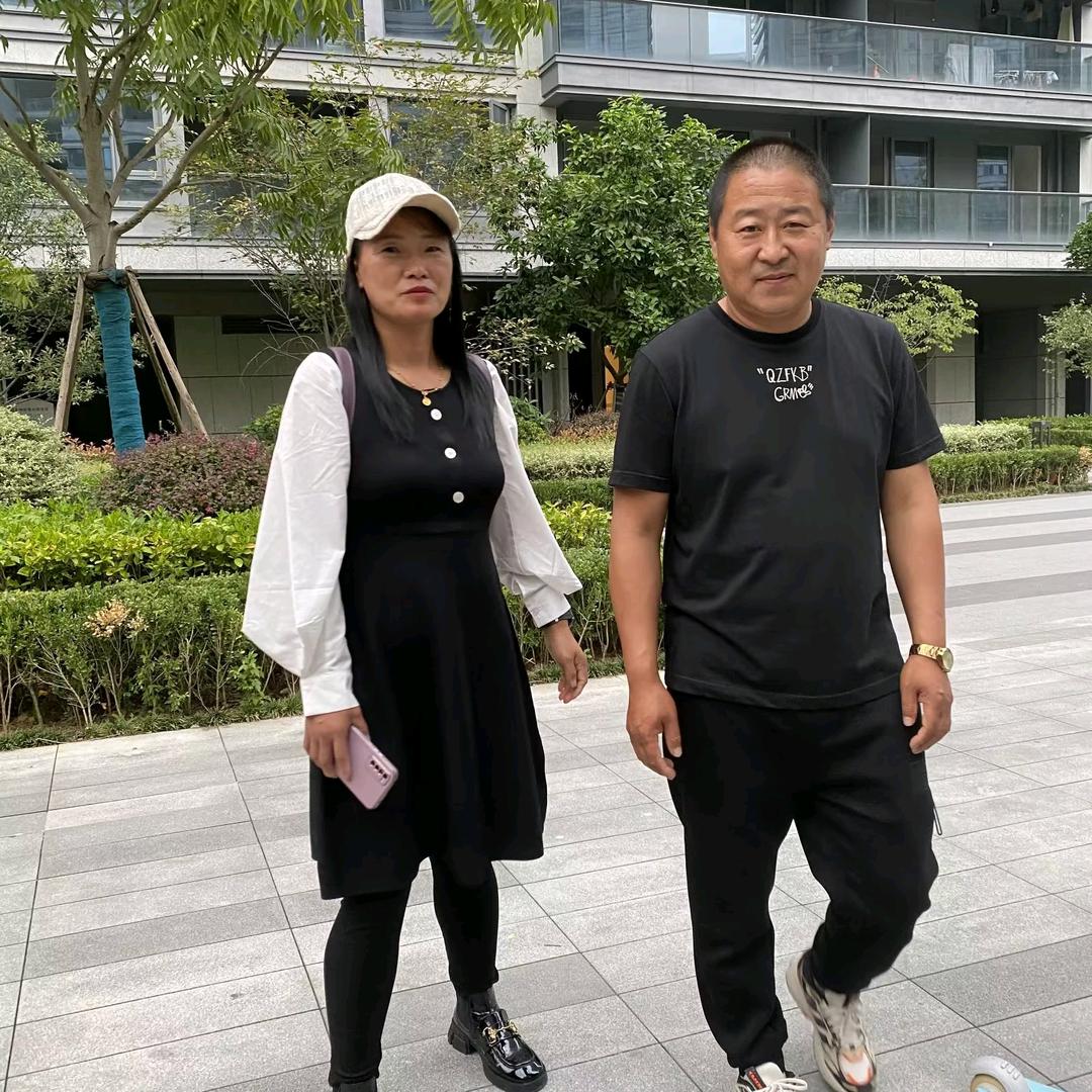 雨后梧桐一家
