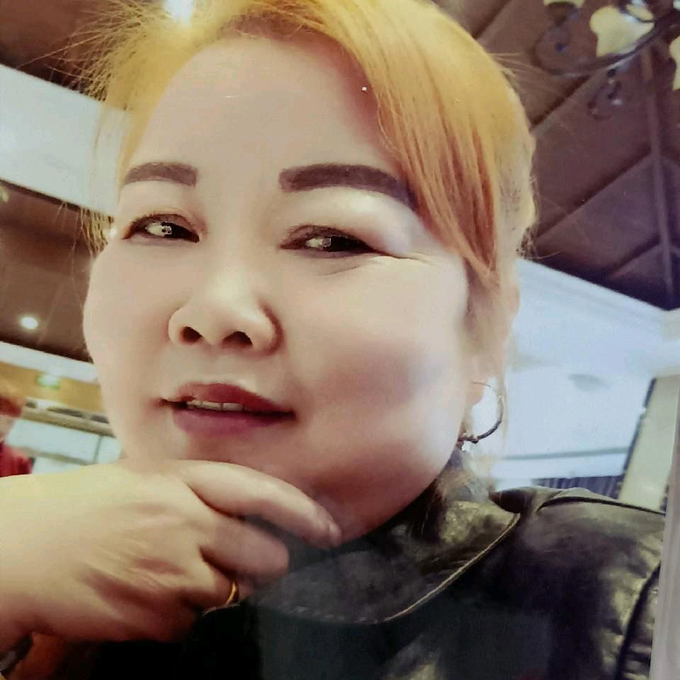 何姐...