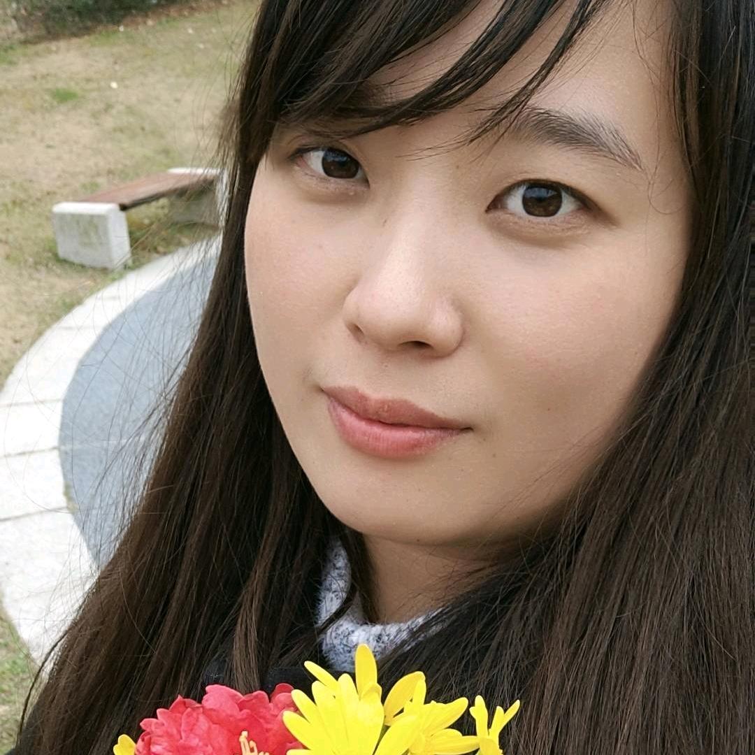 背对着阳光