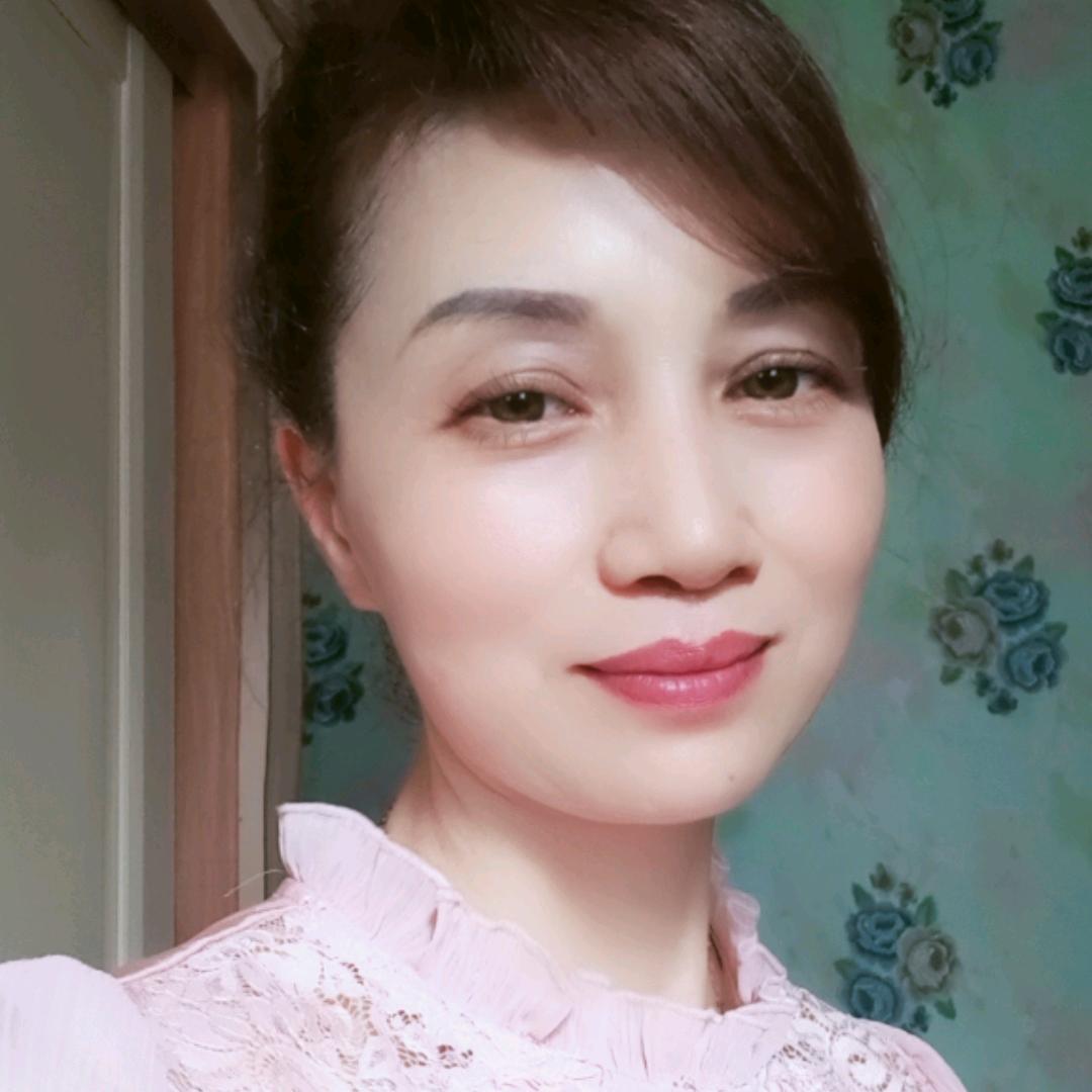 漫步水中月