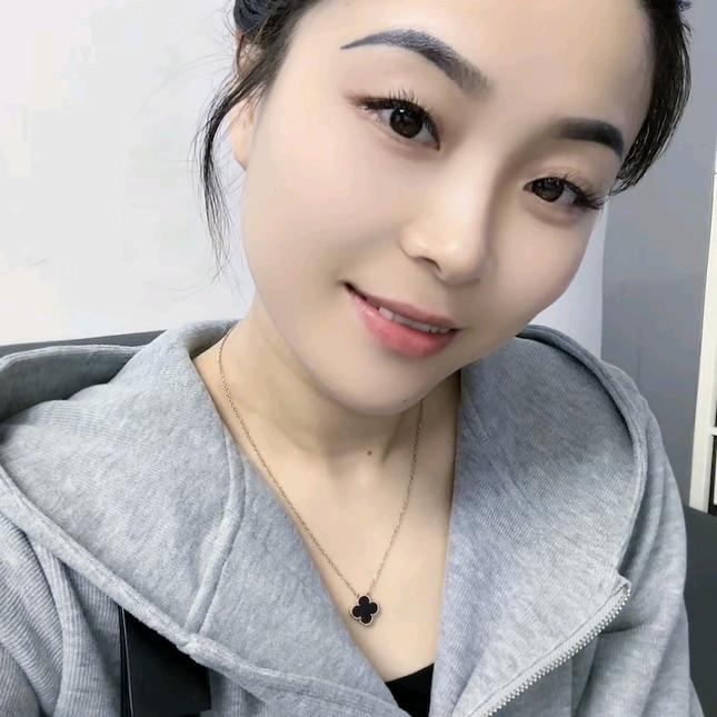 梅子精品服装商行
