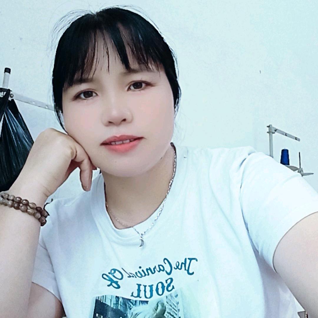 鑫垚布依服装
