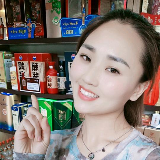 莉莉爱蹦哒