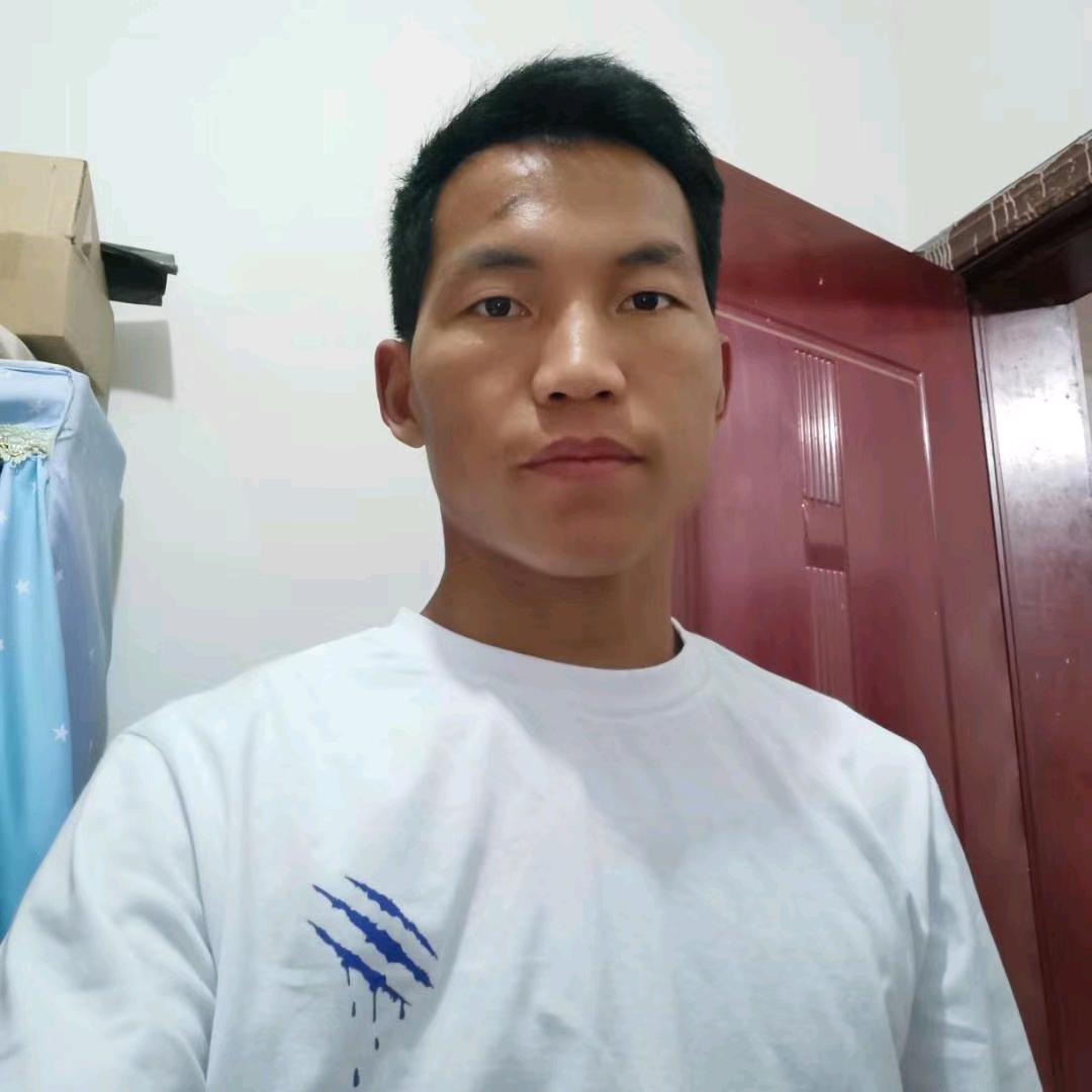 何小盆钓鱼