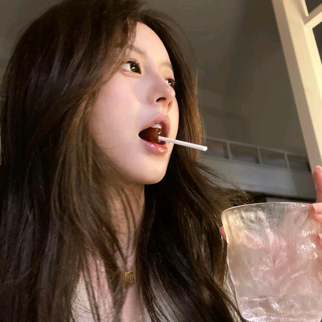 不高兴的小郑