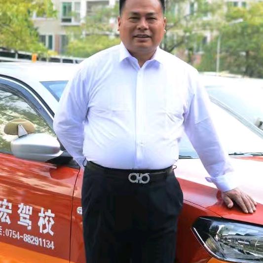 张坚豪