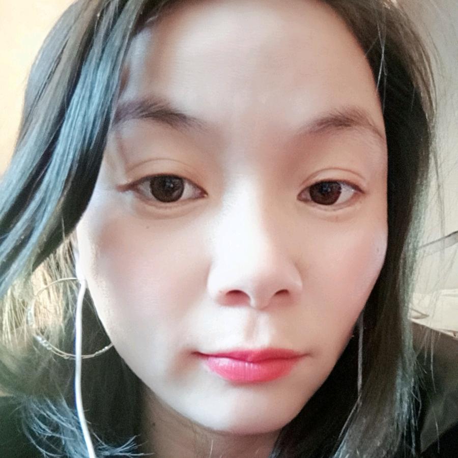 双眼皮姑娘