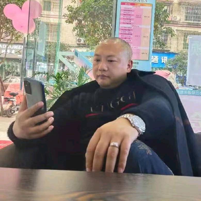 七哥乐山到成都及天府机场往返
