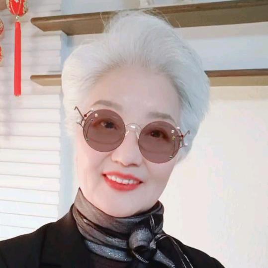 快乐奶奶(孟家老大)拒绝合拍，拒绝私聊