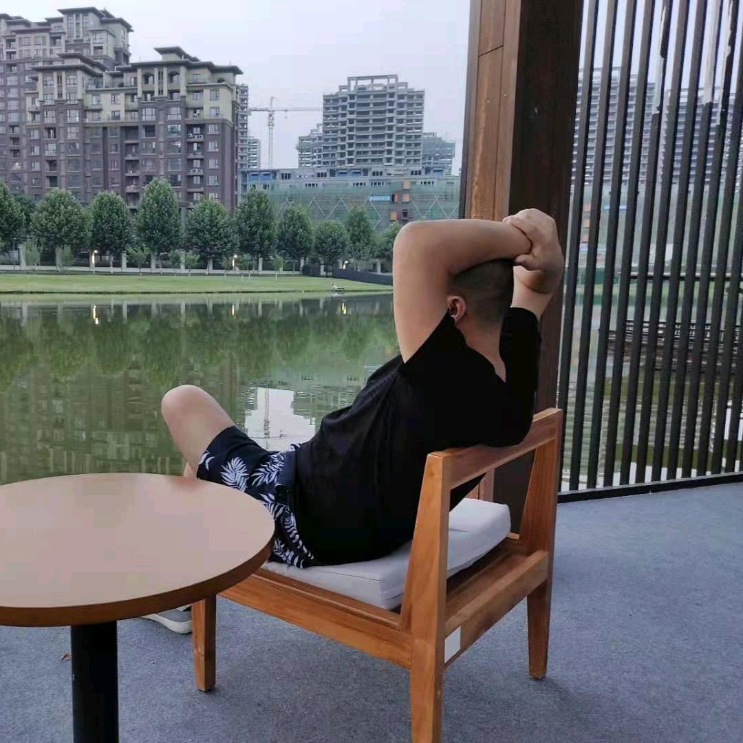 一介布衣（闲散人）